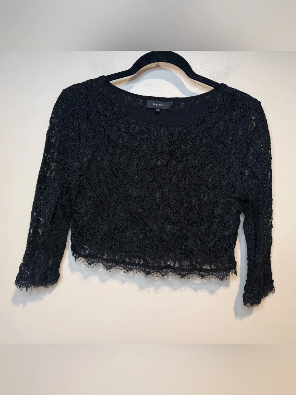 Aritzia reposhing this
